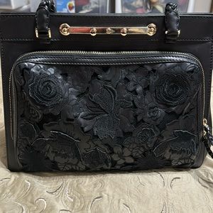 ❤️❤️❤️STUNNING BLACK GOLD VALENTINO